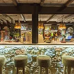 Parosland Hotel 4*